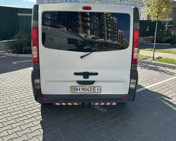 Білий Опель Віваро, об'ємом двигуна 2 л та пробігом 349 тис. км за 8800 $, фото 9 на Automoto.ua