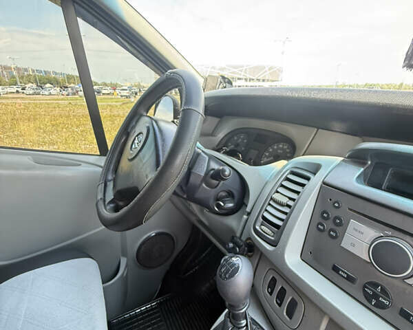 Білий Опель Віваро, об'ємом двигуна 2 л та пробігом 316 тис. км за 9350 $, фото 28 на Automoto.ua