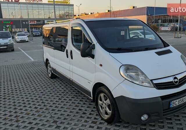Білий Опель Віваро, об'ємом двигуна 2 л та пробігом 436 тис. км за 8700 $, фото 1 на Automoto.ua