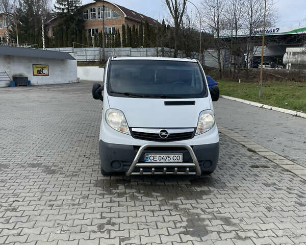 Білий Опель Віваро, об'ємом двигуна 2 л та пробігом 336 тис. км за 7900 $, фото 1 на Automoto.ua