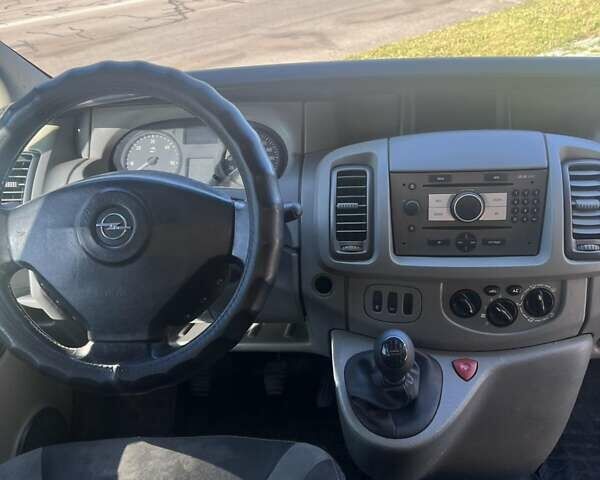 Білий Опель Віваро, об'ємом двигуна 2 л та пробігом 265 тис. км за 8500 $, фото 20 на Automoto.ua