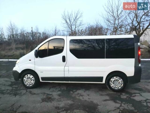 Белый Опель Виваро, объемом двигателя 2 л и пробегом 398 тыс. км за 7150 $, фото 21 на Automoto.ua