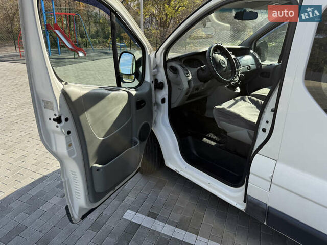 Белый Опель Виваро, объемом двигателя 2 л и пробегом 330 тыс. км за 5999 $, фото 19 на Automoto.ua