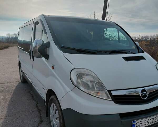 Белый Опель Виваро, объемом двигателя 2 л и пробегом 385 тыс. км за 8800 $, фото 6 на Automoto.ua