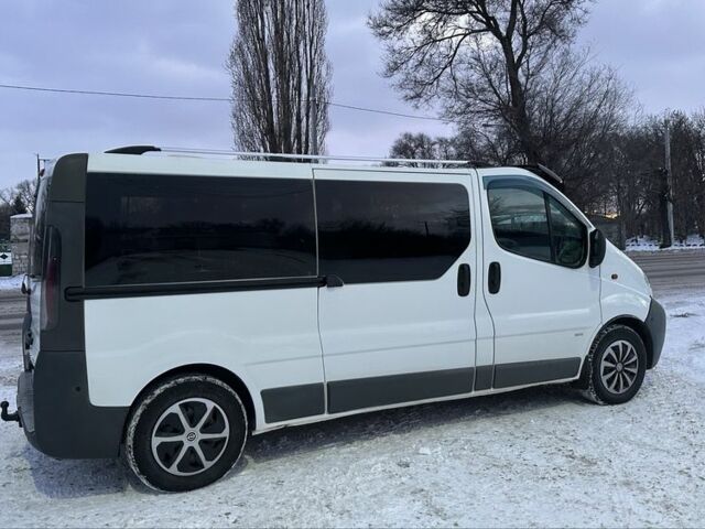 Белый Опель Виваро, объемом двигателя 2 л и пробегом 260 тыс. км за 8800 $, фото 10 на Automoto.ua