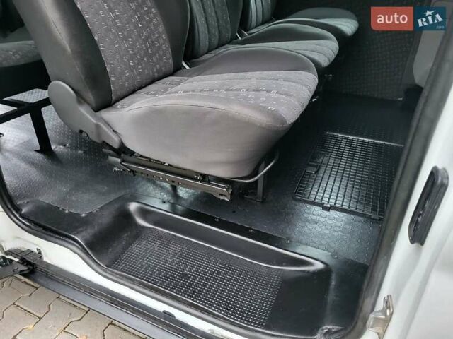 Белый Опель Виваро, объемом двигателя 2 л и пробегом 248 тыс. км за 9500 $, фото 106 на Automoto.ua
