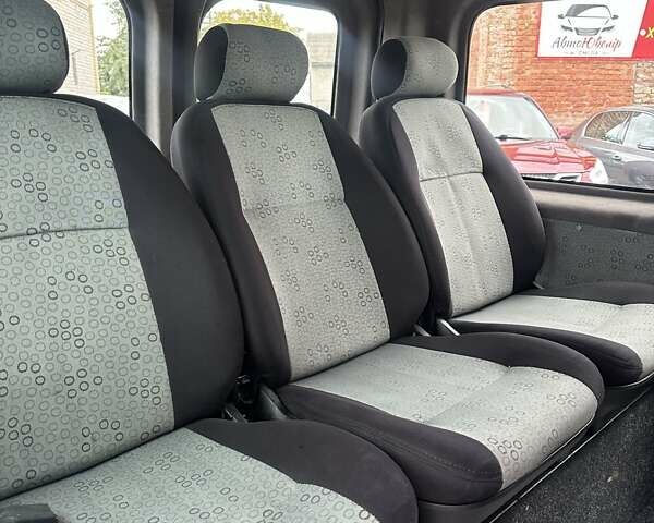 Белый Опель Виваро, объемом двигателя 2 л и пробегом 333 тыс. км за 8800 $, фото 11 на Automoto.ua