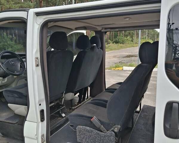 Білий Опель Віваро, об'ємом двигуна 2.46 л та пробігом 278 тис. км за 11000 $, фото 10 на Automoto.ua