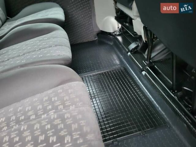 Белый Опель Виваро, объемом двигателя 2 л и пробегом 248 тыс. км за 9500 $, фото 103 на Automoto.ua