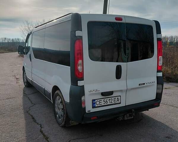 Белый Опель Виваро, объемом двигателя 2 л и пробегом 385 тыс. км за 8800 $, фото 2 на Automoto.ua