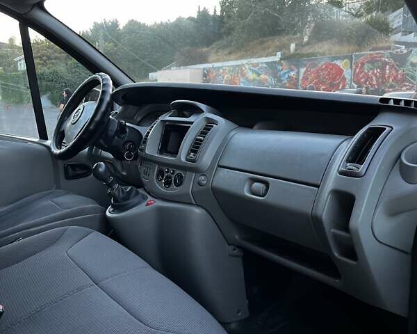 Белый Опель Виваро, объемом двигателя 1.87 л и пробегом 300 тыс. км за 7300 $, фото 19 на Automoto.ua