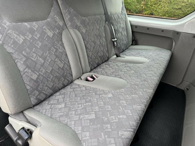 Білий Опель Віваро, об'ємом двигуна 1.9 л та пробігом 280 тис. км за 6600 $, фото 22 на Automoto.ua