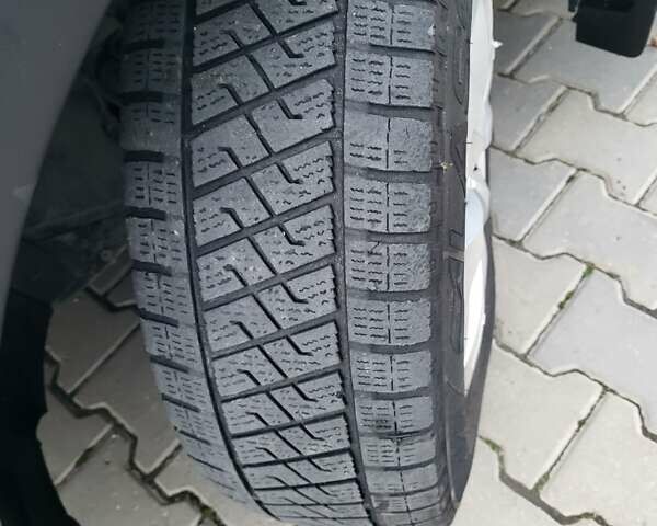 Белый Опель Виваро, объемом двигателя 2 л и пробегом 248 тыс. км за 9500 $, фото 125 на Automoto.ua