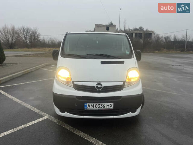 Білий Опель Віваро, об'ємом двигуна 2 л та пробігом 340 тис. км за 8300 $, фото 7 на Automoto.ua