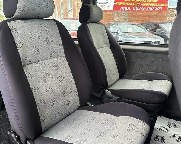 Белый Опель Виваро, объемом двигателя 2 л и пробегом 333 тыс. км за 8800 $, фото 10 на Automoto.ua