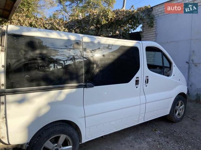 Білий Опель Віваро, об'ємом двигуна 2.46 л та пробігом 260 тис. км за 8500 $, фото 5 на Automoto.ua