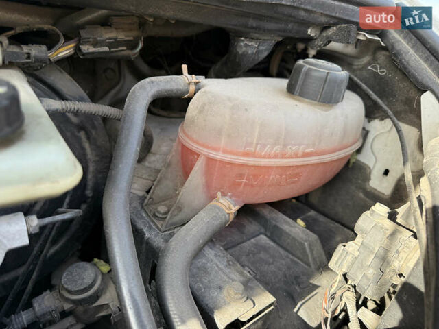 Белый Опель Виваро, объемом двигателя 2 л и пробегом 330 тыс. км за 5999 $, фото 34 на Automoto.ua