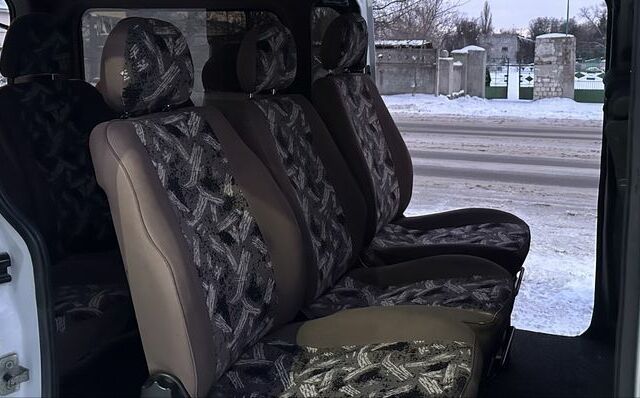 Белый Опель Виваро, объемом двигателя 2 л и пробегом 260 тыс. км за 8800 $, фото 18 на Automoto.ua