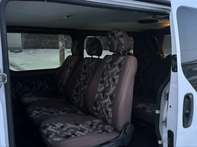 Белый Опель Виваро, объемом двигателя 2 л и пробегом 260 тыс. км за 8800 $, фото 17 на Automoto.ua