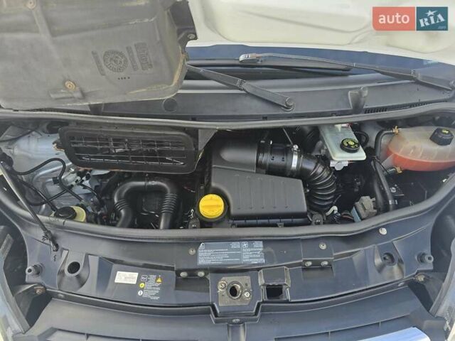 Белый Опель Виваро, объемом двигателя 2 л и пробегом 298 тыс. км за 8500 $, фото 26 на Automoto.ua