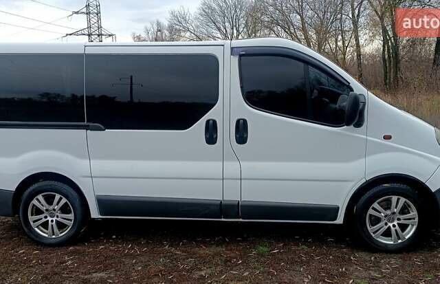 Білий Опель Віваро, об'ємом двигуна 2 л та пробігом 307 тис. км за 9300 $, фото 6 на Automoto.ua