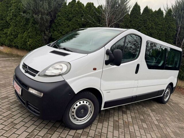 Білий Опель Віваро, об'ємом двигуна 1.9 л та пробігом 280 тис. км за 6600 $, фото 3 на Automoto.ua