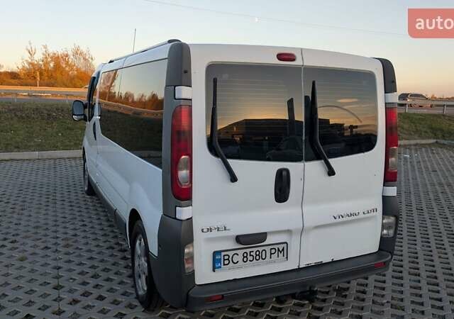 Білий Опель Віваро, об'ємом двигуна 2 л та пробігом 436 тис. км за 8700 $, фото 4 на Automoto.ua