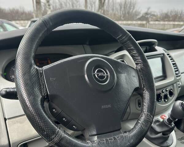 Білий Опель Віваро, об'ємом двигуна 2 л та пробігом 333 тис. км за 8000 $, фото 16 на Automoto.ua