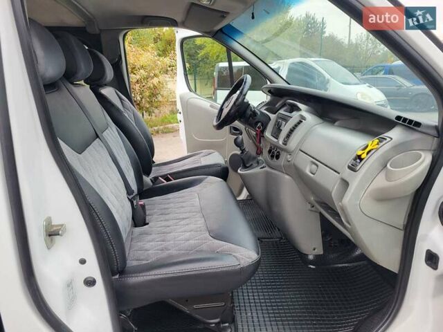 Белый Опель Виваро, объемом двигателя 2 л и пробегом 248 тыс. км за 9500 $, фото 62 на Automoto.ua