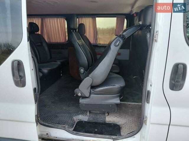 Белый Опель Виваро, объемом двигателя 2 л и пробегом 385 тыс. км за 8800 $, фото 13 на Automoto.ua