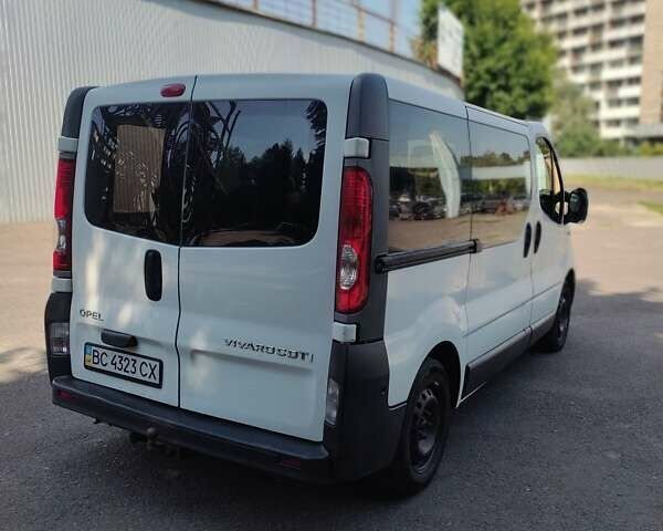 Білий Опель Віваро, об'ємом двигуна 2 л та пробігом 308 тис. км за 8500 $, фото 4 на Automoto.ua