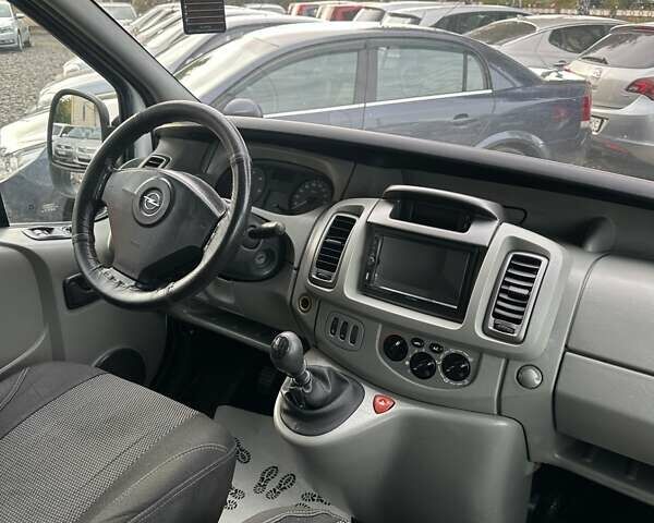 Белый Опель Виваро, объемом двигателя 2 л и пробегом 333 тыс. км за 8800 $, фото 15 на Automoto.ua