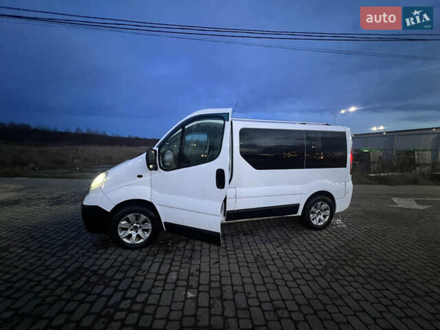 Білий Опель Віваро, об'ємом двигуна 2 л та пробігом 280 тис. км за 8300 $, фото 8 на Automoto.ua