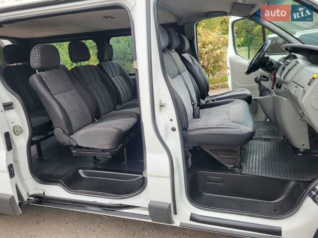 Белый Опель Виваро, объемом двигателя 2 л и пробегом 248 тыс. км за 9500 $, фото 61 на Automoto.ua