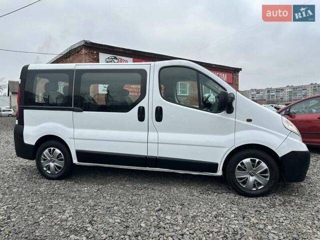 Білий Опель Віваро, об'ємом двигуна 2 л та пробігом 333 тис. км за 8000 $, фото 6 на Automoto.ua