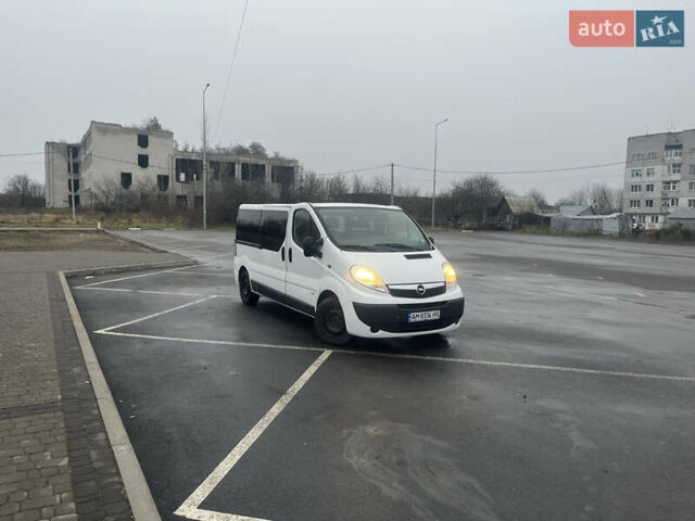 Білий Опель Віваро, об'ємом двигуна 2 л та пробігом 340 тис. км за 8300 $, фото 9 на Automoto.ua