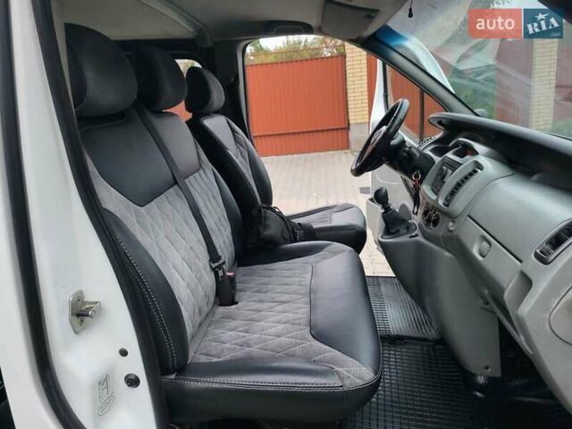 Белый Опель Виваро, объемом двигателя 2 л и пробегом 248 тыс. км за 9500 $, фото 113 на Automoto.ua