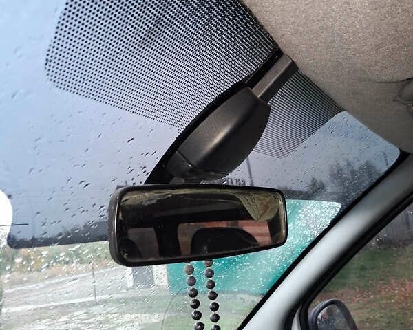 Білий Опель Віваро, об'ємом двигуна 2.46 л та пробігом 320 тис. км за 8500 $, фото 16 на Automoto.ua