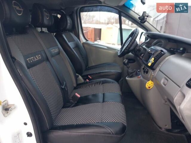 Белый Опель Виваро, объемом двигателя 2 л и пробегом 275 тыс. км за 8900 $, фото 17 на Automoto.ua