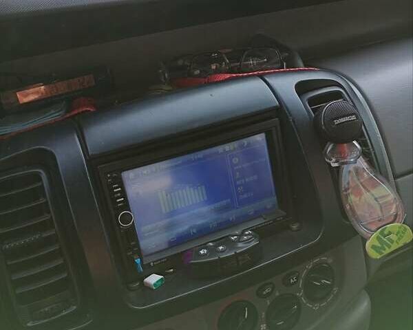 Белый Опель Виваро, объемом двигателя 2 л и пробегом 385 тыс. км за 8800 $, фото 26 на Automoto.ua