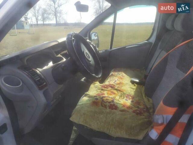 Белый Опель Виваро, объемом двигателя 2 л и пробегом 263 тыс. км за 7650 $, фото 9 на Automoto.ua