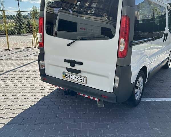 Білий Опель Віваро, об'ємом двигуна 2 л та пробігом 349 тис. км за 8800 $, фото 8 на Automoto.ua