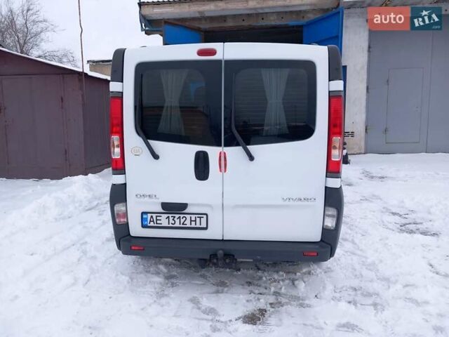 Белый Опель Виваро, объемом двигателя 2 л и пробегом 275 тыс. км за 8900 $, фото 4 на Automoto.ua