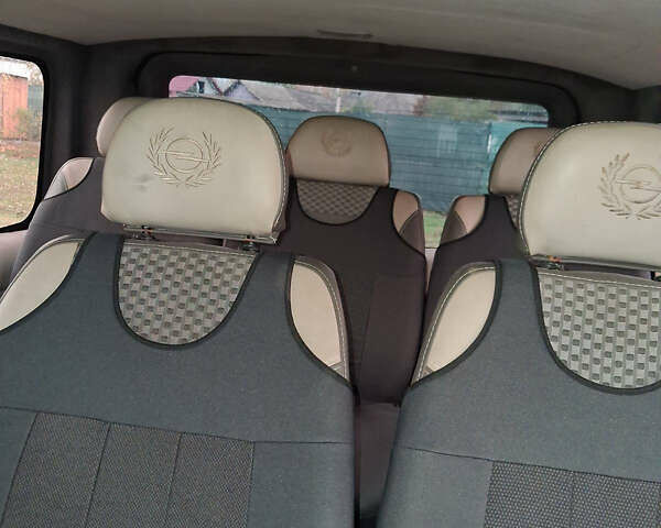 Білий Опель Віваро, об'ємом двигуна 2.46 л та пробігом 320 тис. км за 8500 $, фото 19 на Automoto.ua