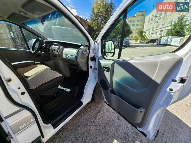 Белый Опель Виваро, объемом двигателя 2 л и пробегом 323 тыс. км за 7600 $, фото 8 на Automoto.ua