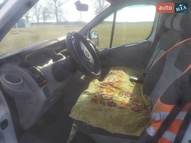 Белый Опель Виваро, объемом двигателя 2 л и пробегом 263 тыс. км за 7650 $, фото 12 на Automoto.ua