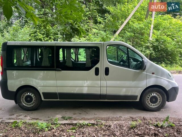 Белый Опель Виваро, объемом двигателя 2 л и пробегом 356 тыс. км за 7800 $, фото 3 на Automoto.ua