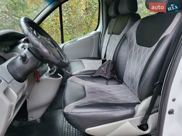 Белый Опель Виваро, объемом двигателя 2 л и пробегом 248 тыс. км за 9500 $, фото 88 на Automoto.ua