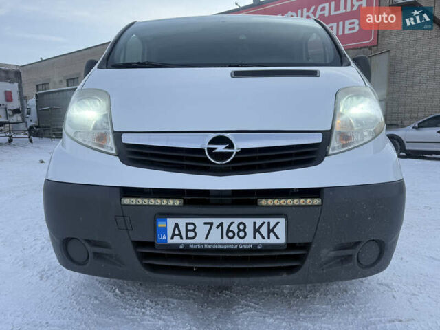Белый Опель Виваро, объемом двигателя 2 л и пробегом 223 тыс. км за 10500 $, фото 24 на Automoto.ua