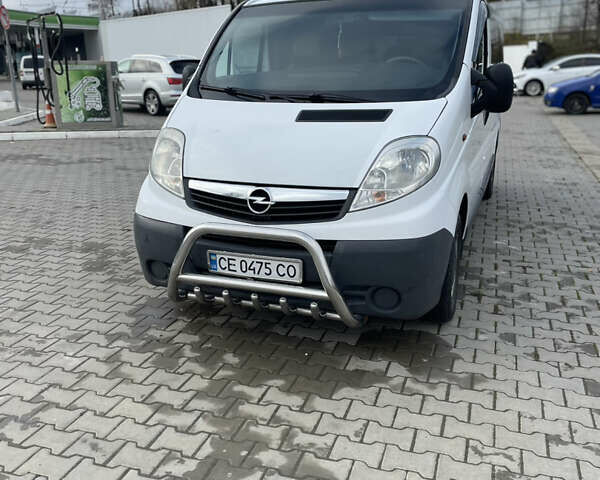 Білий Опель Віваро, об'ємом двигуна 2 л та пробігом 336 тис. км за 7900 $, фото 6 на Automoto.ua